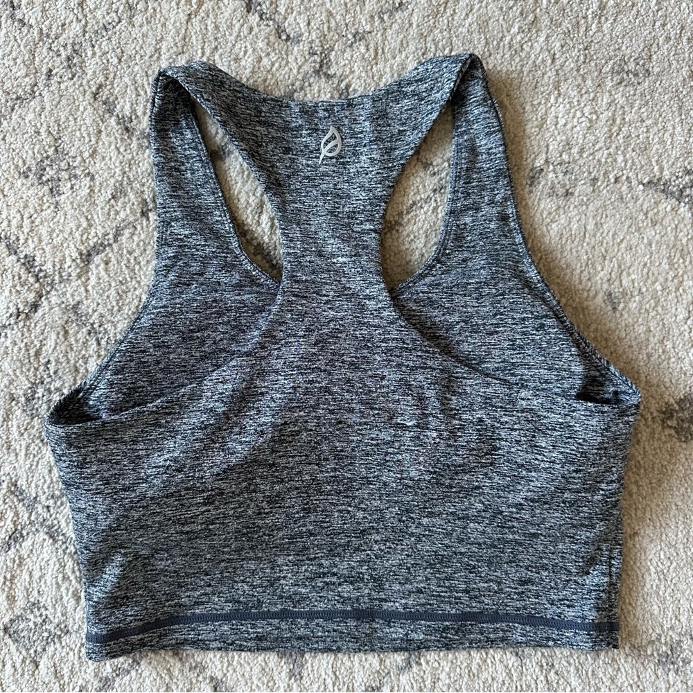 Ptula crop tank built in bra - Picture 3 of 3